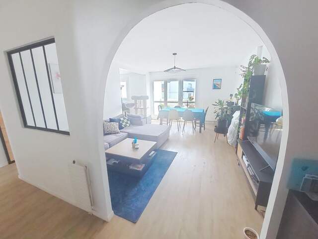 Appartement À Vendre — photo du bien