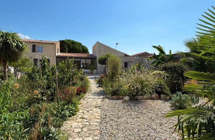 Propriété d’exception au cœur du village de Saint-Georges-d’Oléron — photo 3