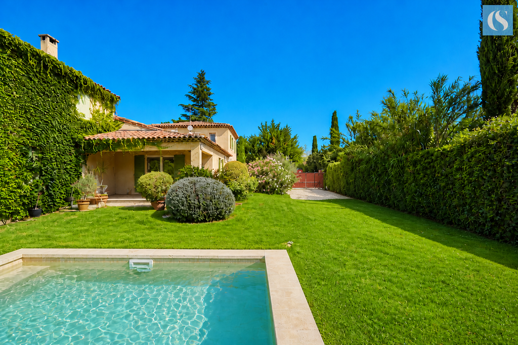 Villa / Maison  T5 à vendre Aix-en-Provence 13090