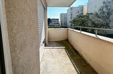 Appartement 4 pièces 860 €