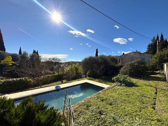 Peymeinade - à pied du village - Maison rénovée avec piscine, grand terrain et dépendances — photo du bien