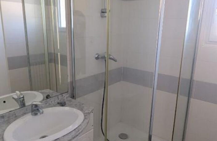 Appartement F5 avec cave et garage, repeint à neuf — photo 3