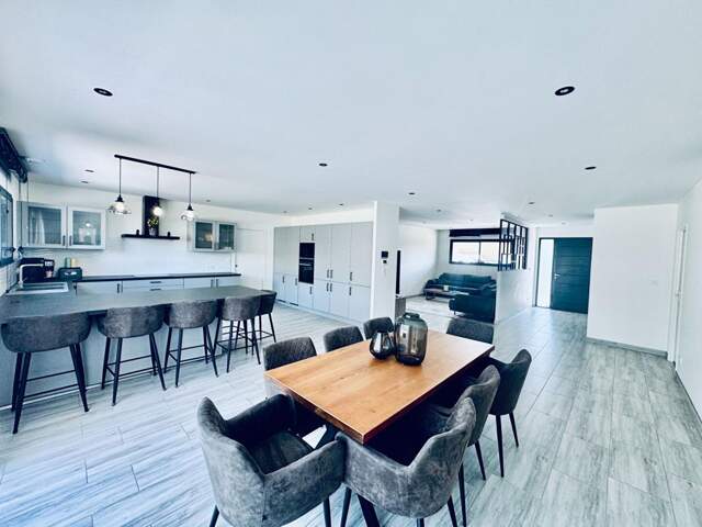 EXCLUSIVITÉ   Maison  contemporaine de plain-pied à Nuaillé — photo du bien