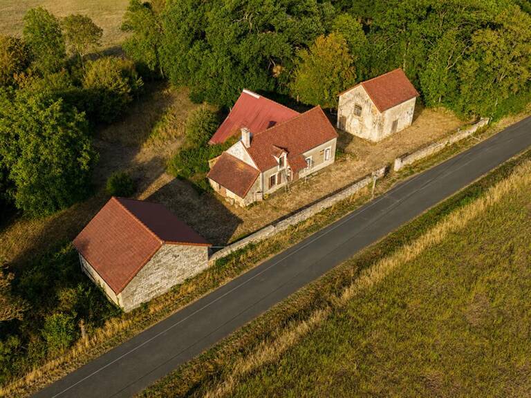 Chateaumeillant  Longère idéale pour vos projets — photo 1