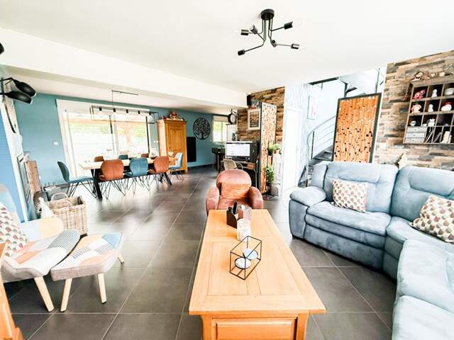 Maison individuelle,128M² au sol , 3 chambres, garage, jardin — photo du bien