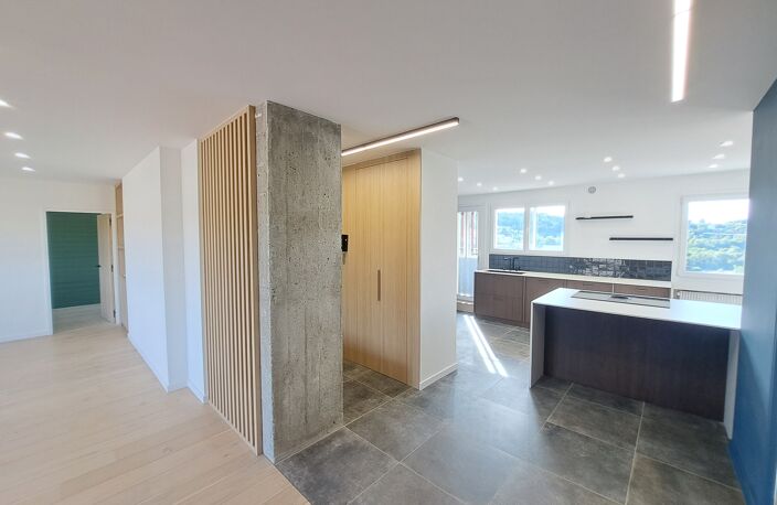 Vente appartement 3 pièces 81 m² Saint-Étienne (42000) — photo 2