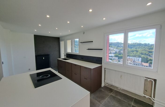 Vente appartement 3 pièces 81 m² Saint-Étienne (42000) — photo 3