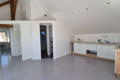 Appartement 3 pièces 560 €
