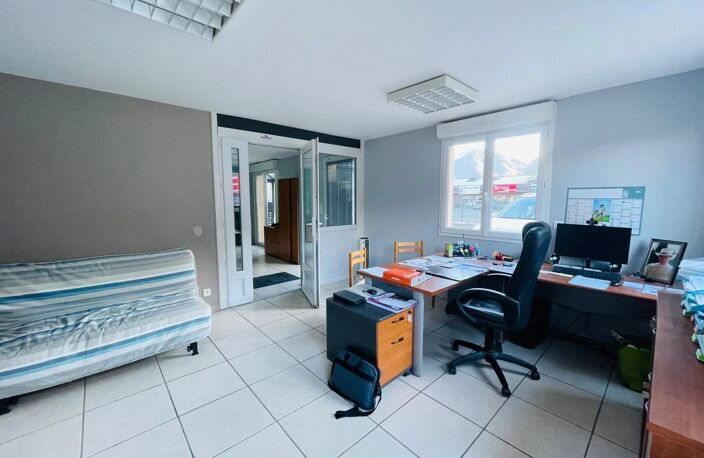 local commercial 236m² emplacement idéal — photo 2