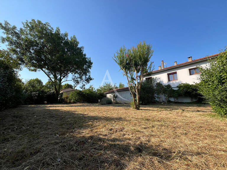 Grande maison de 195m² avec 3 chambres sur la commune de Couffouleux ! — photo 1