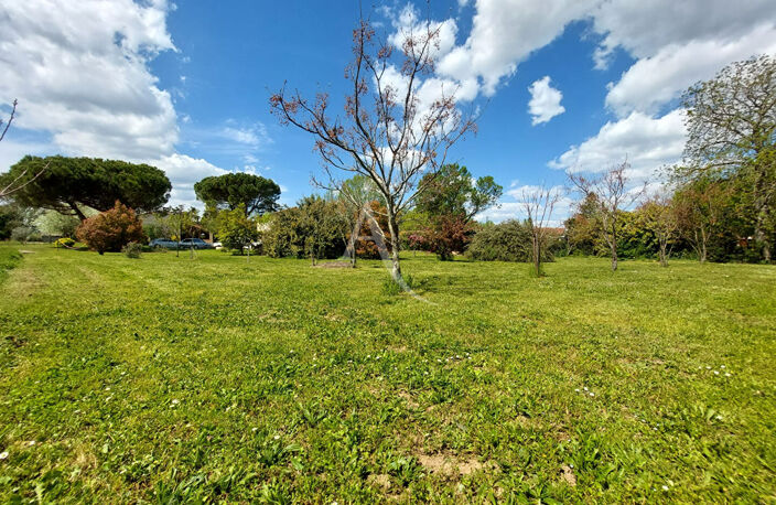 Terrain constructible, viabilisé et arboré de 978 m² — photo 4