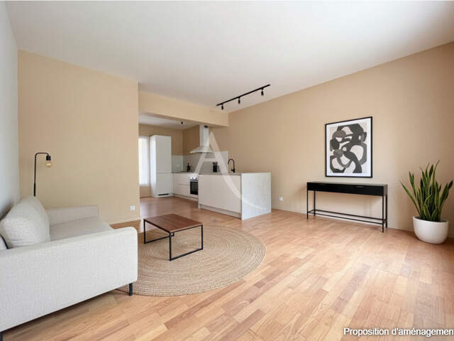 Maison de village en plein centre ville avec cour extérieur ! — photo du bien