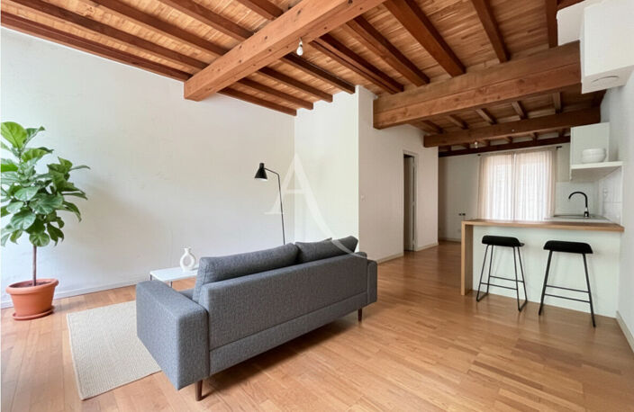 Maison de village en plein centre ville avec cour extérieur ! — photo 3