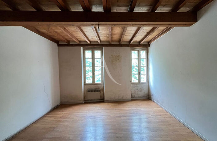 Maison de village en plein centre ville avec cour extérieur ! — photo 5