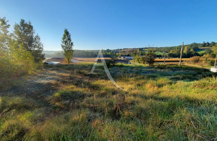 Terrain à batir sur la commune de Monclar De Quercy ! — photo 2