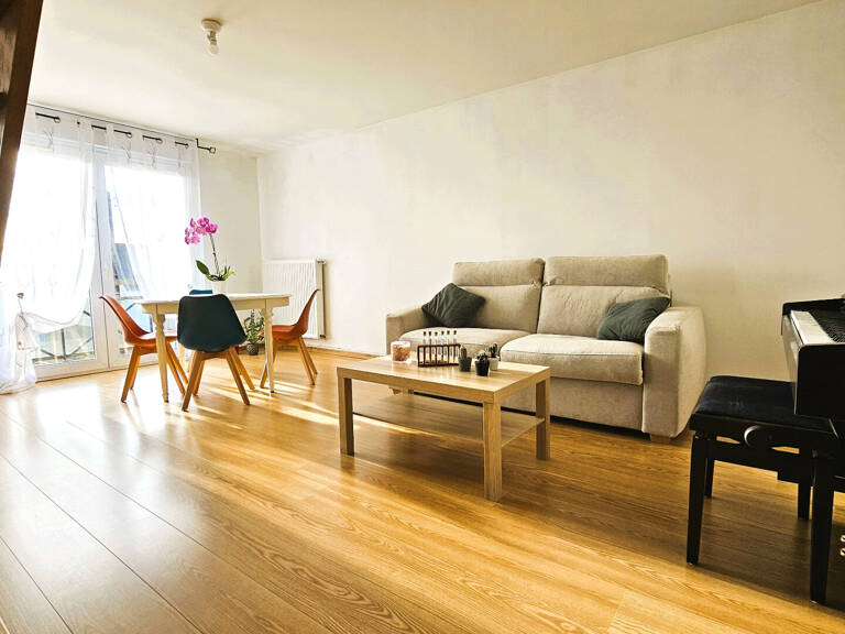 Appartement Duplex avec balcon et garage - NANTES HALUCHERE — photo 1