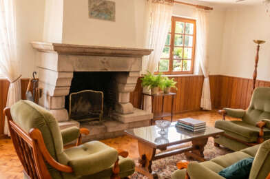 Maison 8 pièces 1100 €
