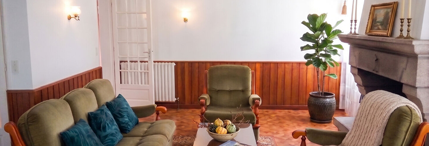 Maison 8 Pièces 224 m² à louer à La Vraie-Croix (56250)