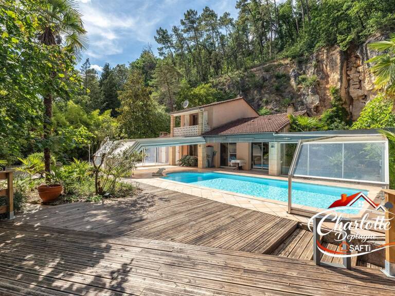 Maison traditionnelle avec piscine — photo 1