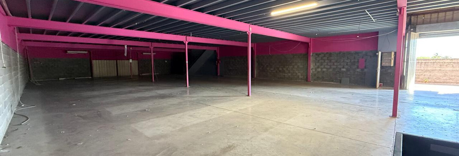 Local industriel  1175 m² à louer à Saint-Denis (97490)
