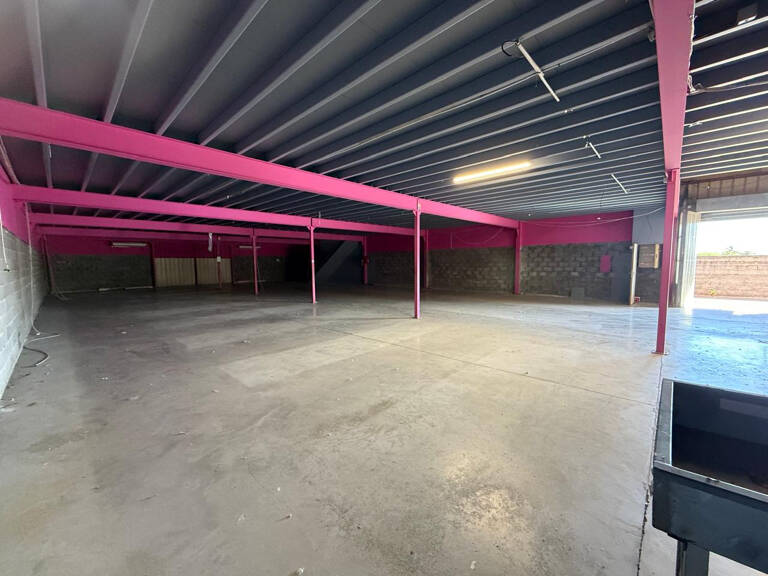Entrepôt ZI CHAUDRON de 600 m2 + 575 m2 mezzanine — photo 1