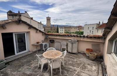 APPARTEMENT ATYPIQUE AVEC TERRASSE — photo du bien