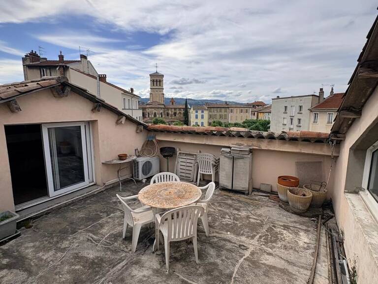 APPARTEMENT ATYPIQUE AVEC TERRASSE — photo 1