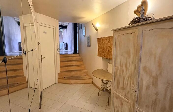 APPARTEMENT ATYPIQUE AVEC TERRASSE — photo 3