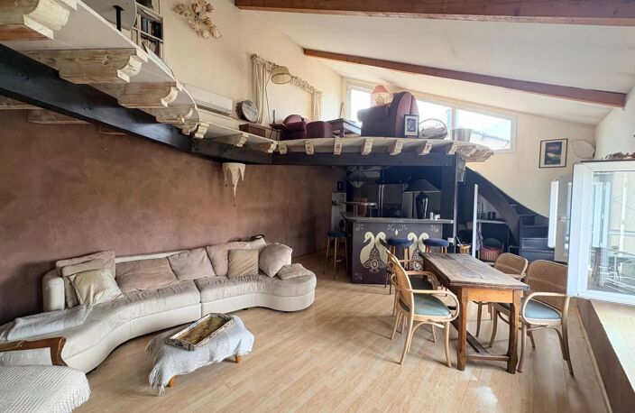 APPARTEMENT ATYPIQUE AVEC TERRASSE — photo 4