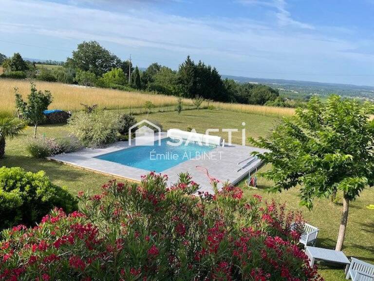 Maison de 184 m² avec piscine — photo 1