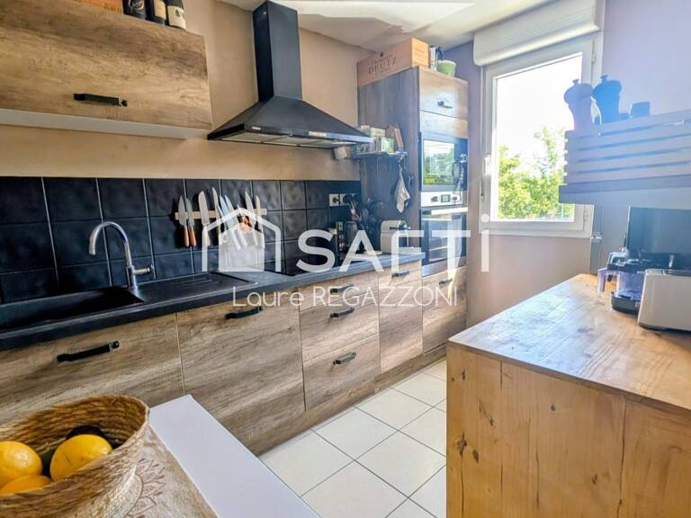 Bel appartement de 66 m² avec balcon, piscine et 2 parkings privés à Beaune — photo 1