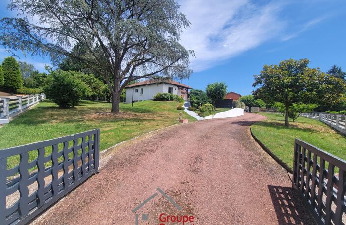 Vente maison 6 pièces 150 m² Saint-Vincent-de-Boisset (42120) — photo 5