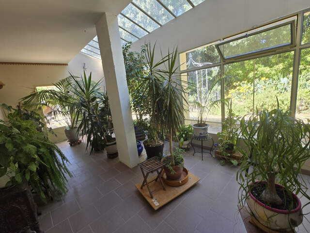 A vendre villa 4 chambres terrain 1706 m2 — photo du bien