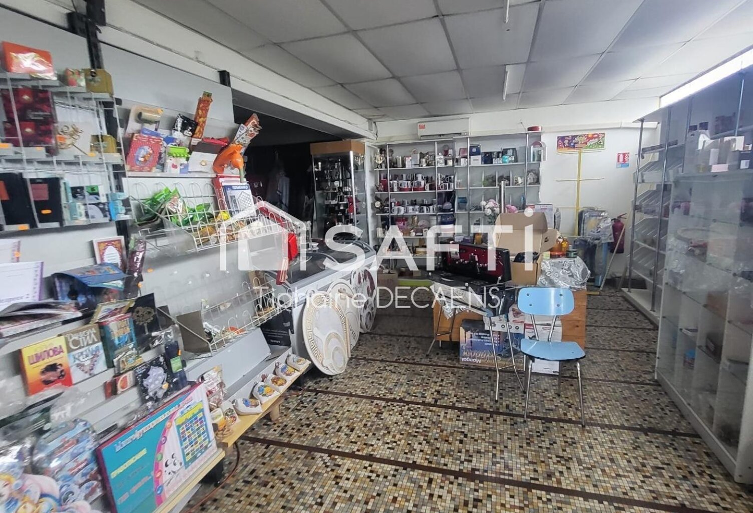 Commerce de proximité. Mur en vente, bail deja en cours — photo 1