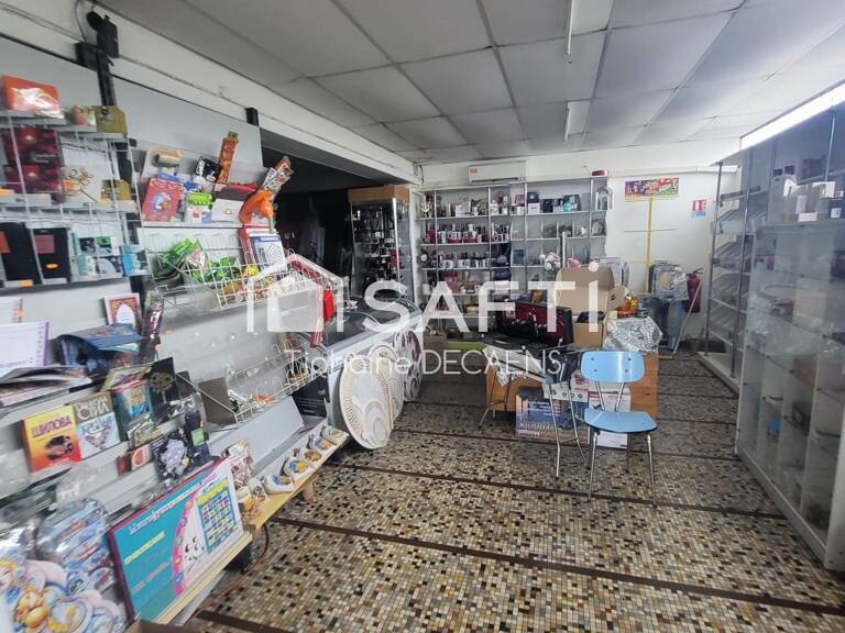 Commerce de proximité. Mur en vente, bail deja en cours — photo 1