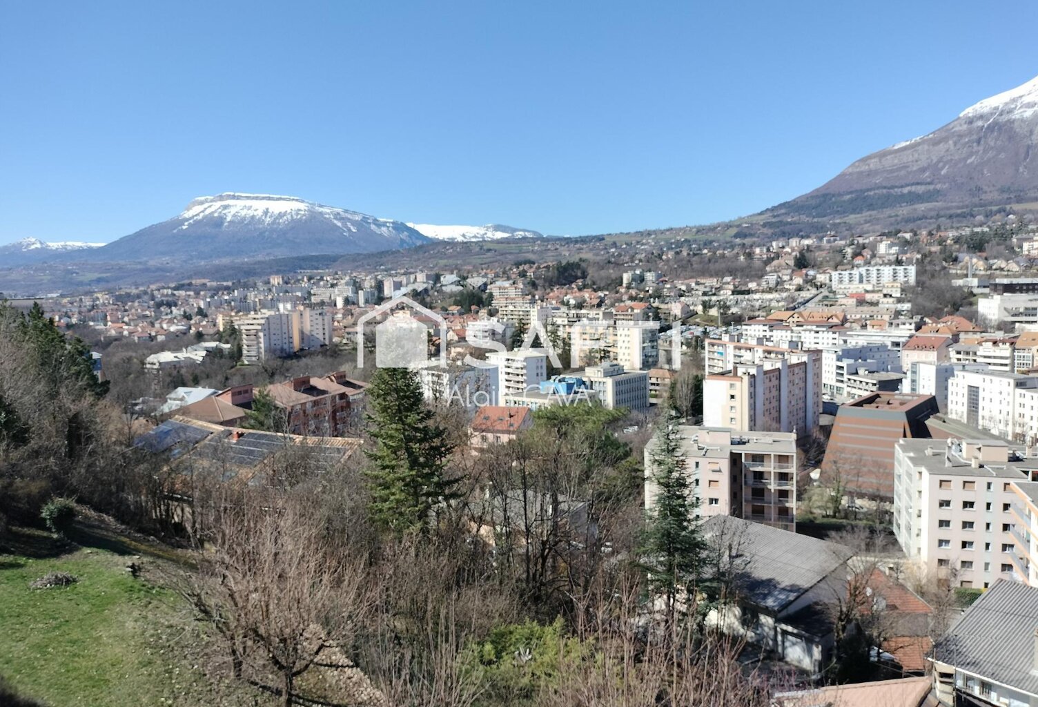 Appartement en rez de chaussée de 70m² avec terrasse,cave,parking privatif  sur les hauteurs de Gap — photo 1