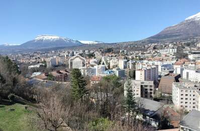 Appartement en rez de chaussée de 70m² avec terrasse,cave,parking privatif  sur les hauteurs de Gap — photo du bien