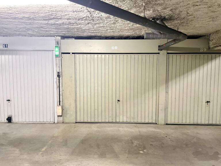 Garage / Box de 13m² sur l'avenue Jean Moulin - Hyères — photo 1