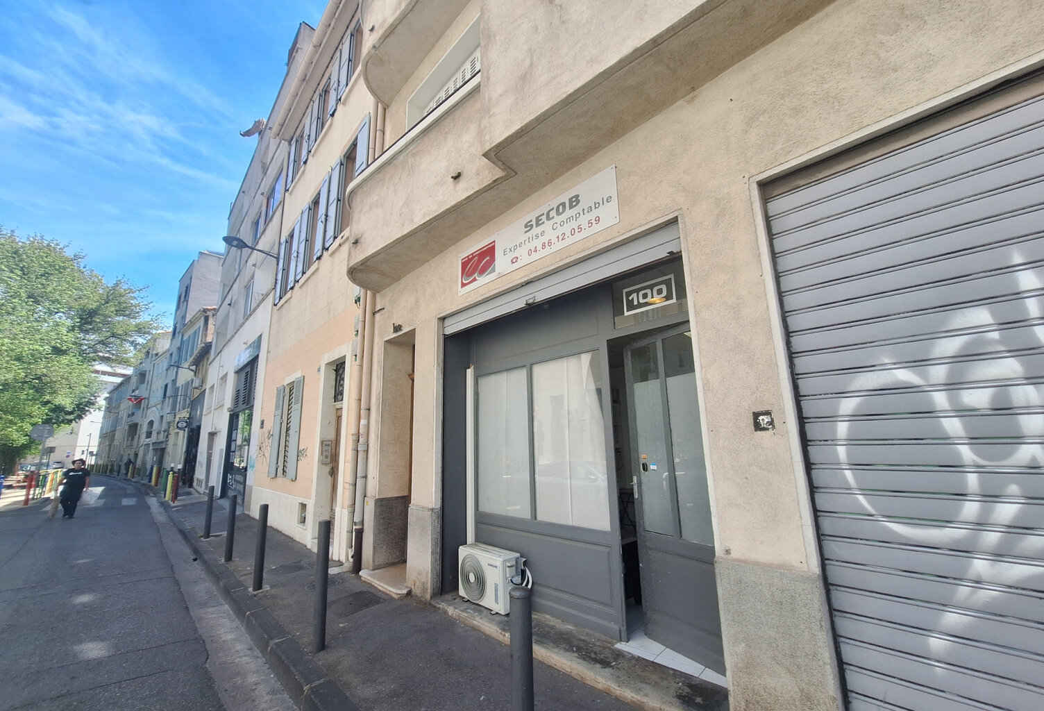 Local Professionnel Point d'eau et Exterieur — photo 1