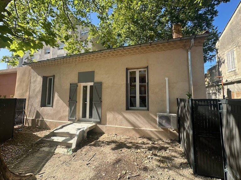 À Orange, maison de 83.03m2 avec jardin — photo 1