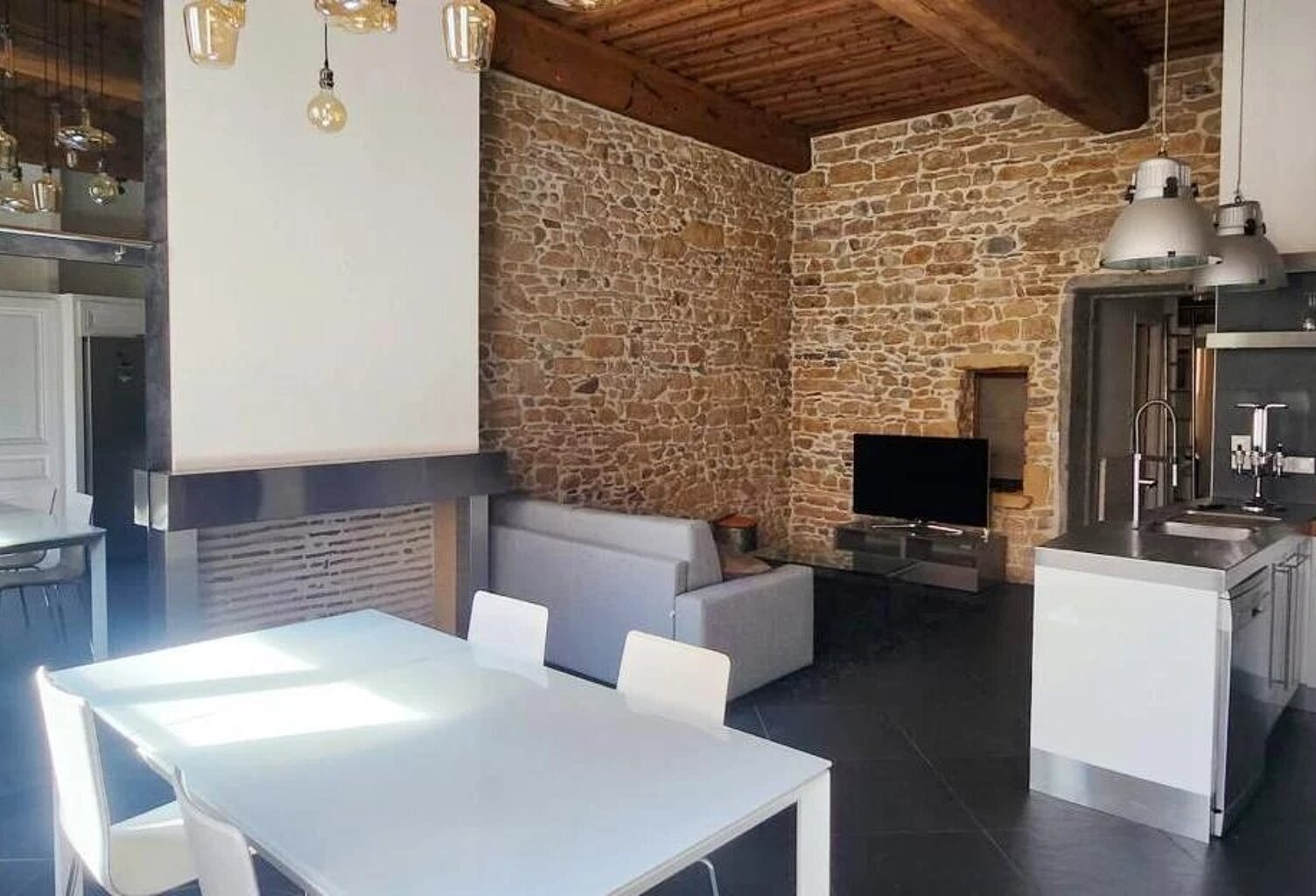 EXCLUSIVITÉ – APPARTEMENT CHARME ANCIEN 74 M² AU SOL — photo 1