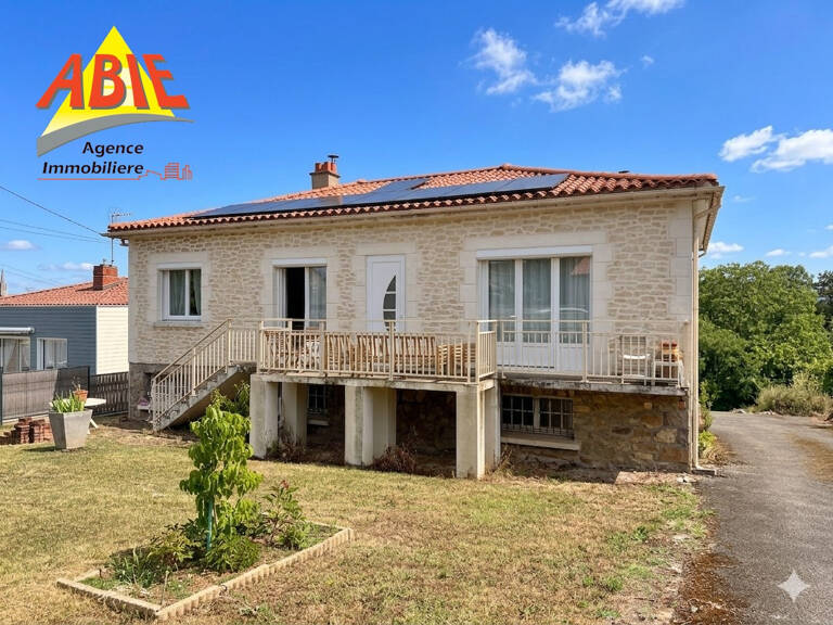 Secteur recherché pour cette maison située à Fontenay-le-Com — photo 1