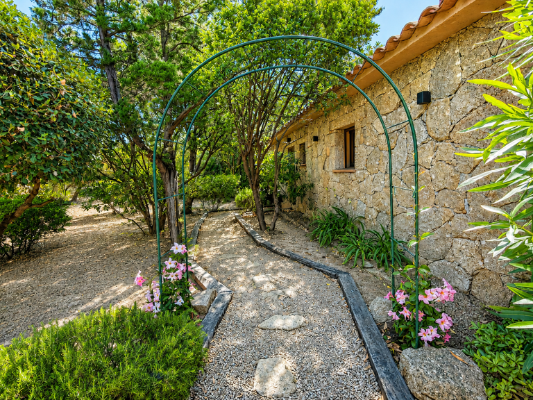 DANS LE DOMAINE TRÈS RECHERCHÉ DE CALA ROSSA À LECCI   VILLA — photo 1