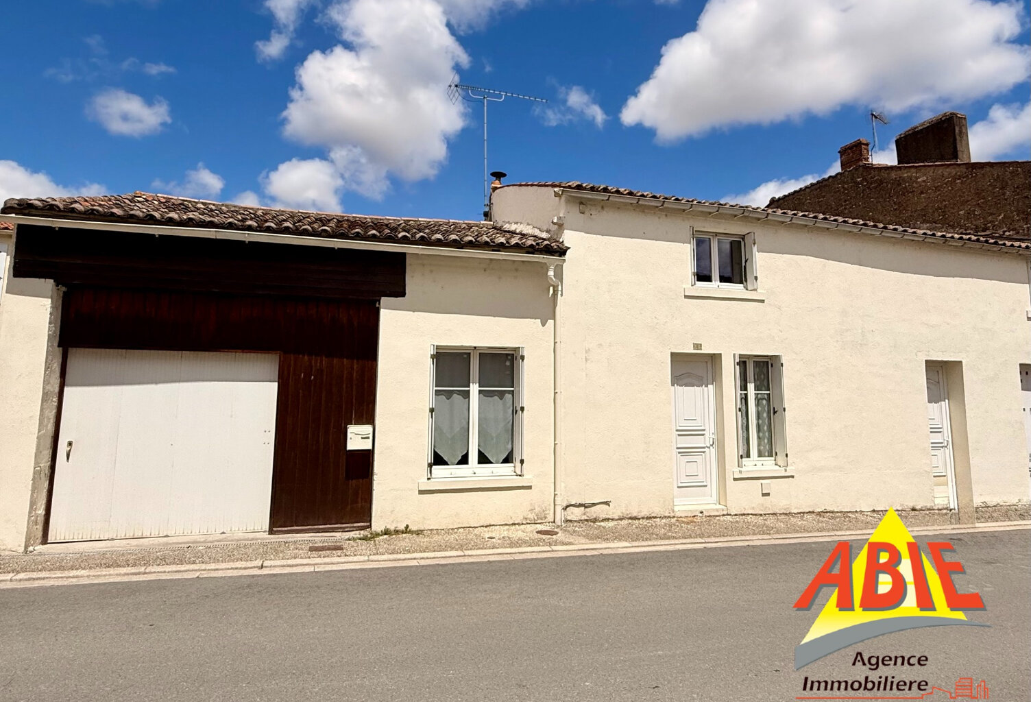 Maison Maillezais — photo 1
