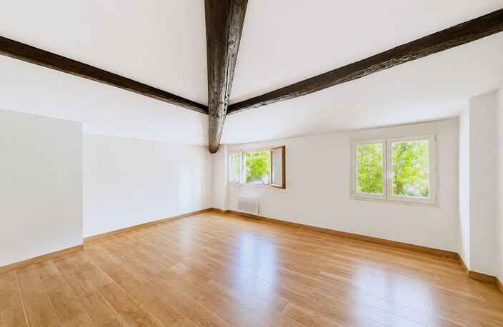 Aix En Provence  Centre historique, appartement 3 pièces de 75 m2 — photo 2