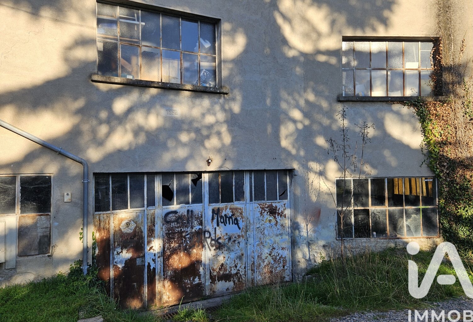 Vente Garage 360 m&sup2; — photo 1