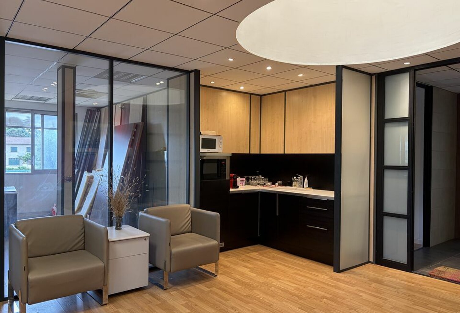 BUREAUX à LOUER — photo 1