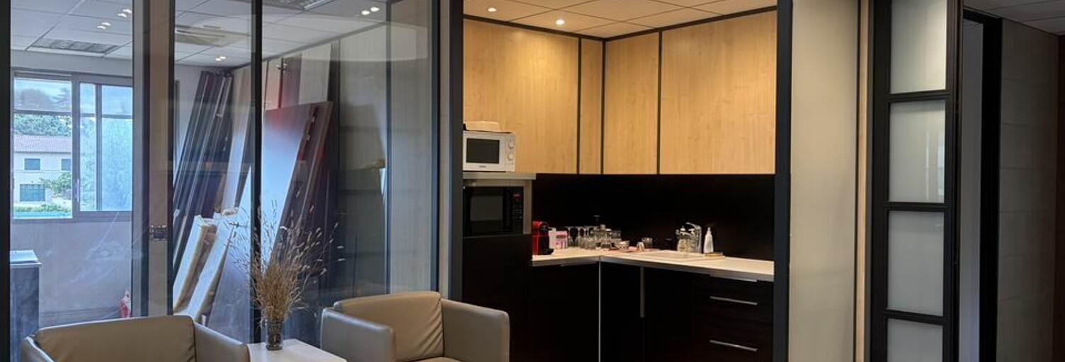 Bureau  261 m² à louer à Champagne-au-Mont-d'Or (69410)