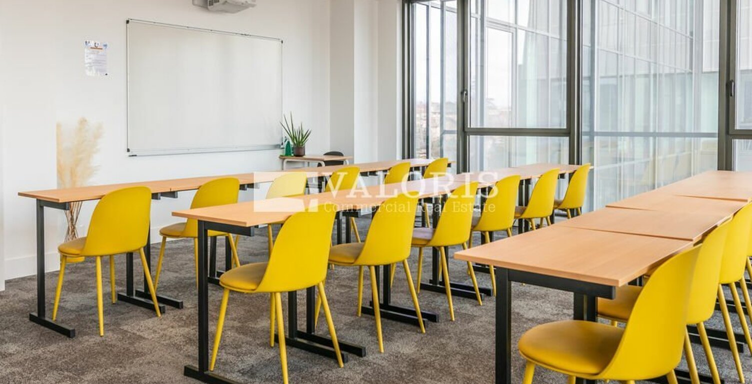 BUREAUX à LOUER — photo 1