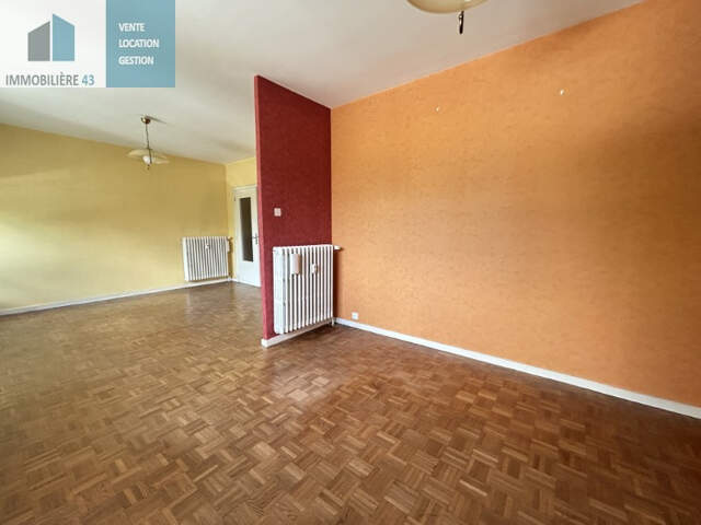 T4 90 M2 RDC SURELEVE  + STATIONNEMENT,CAVE ,GRENIER  SECTEUR SECURITE SOCIAL — photo du bien